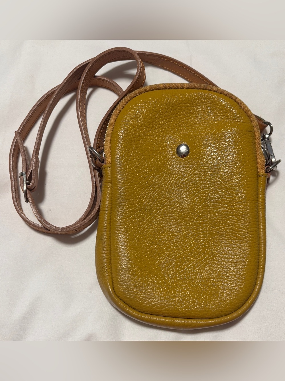 Divina Firenze Compact Mustard Leather Crossbody Bag with Adjustable Strap